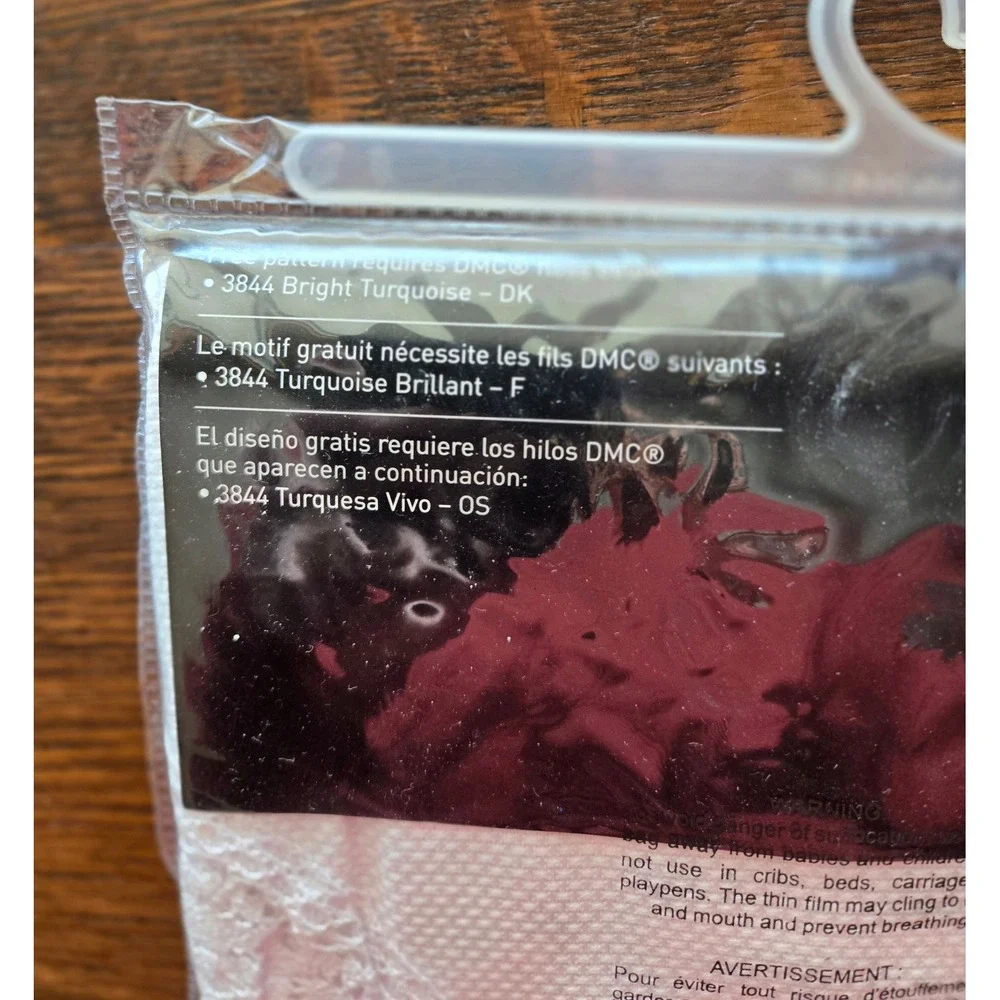 Loops & Threads Table Runner with Lace Cross Stitch Kit 17 x 56 - Picture 4 of 6